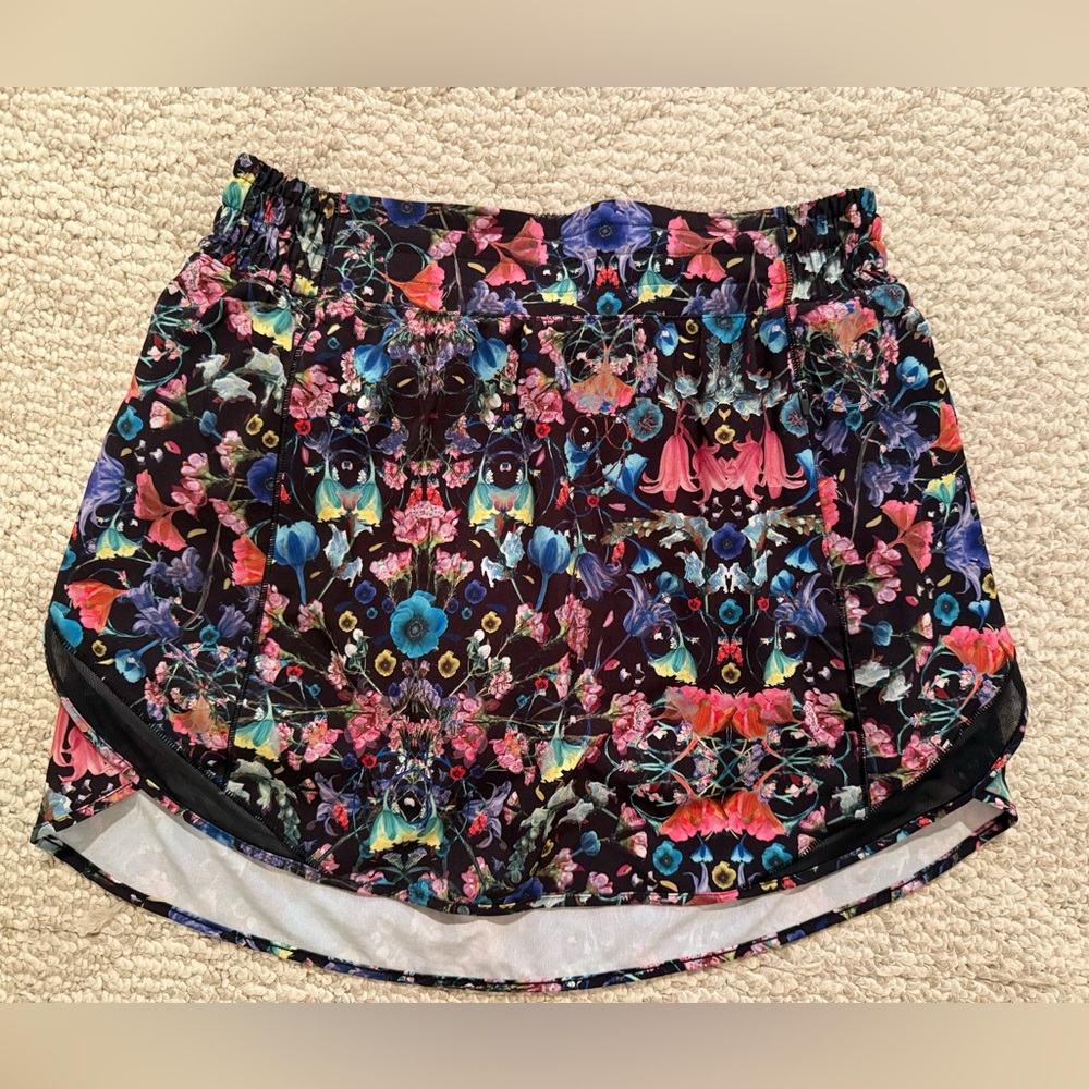 Lululemon Hotty Hot High-Rise Skirt/Skort - size 6 - Multicolor Floral